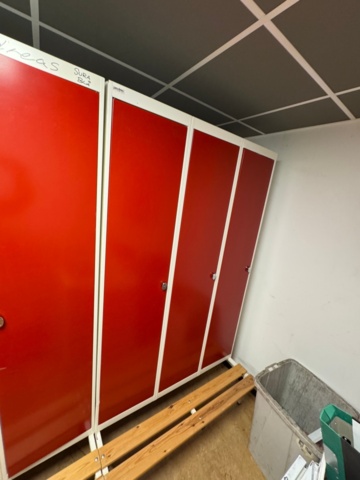 1199280-1 Wardrobe 3 people