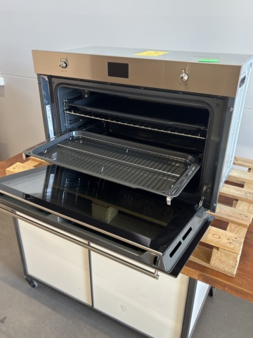 1137754-8 Smeg built-in oven 90cm SFP9395X1