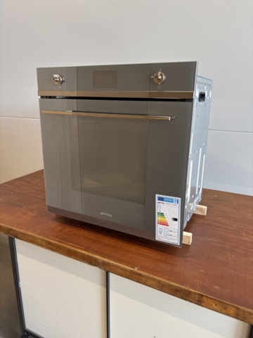 1137758-1 Smeg built-in oven SFP6101TVSSK1