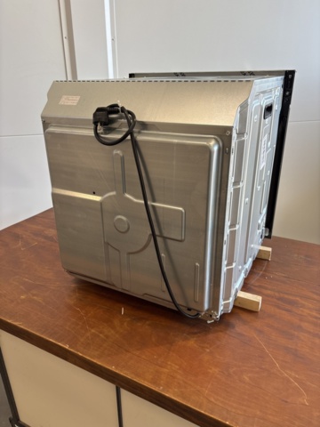 1137758-10 Smeg built-in oven SFP6101TVSSK1