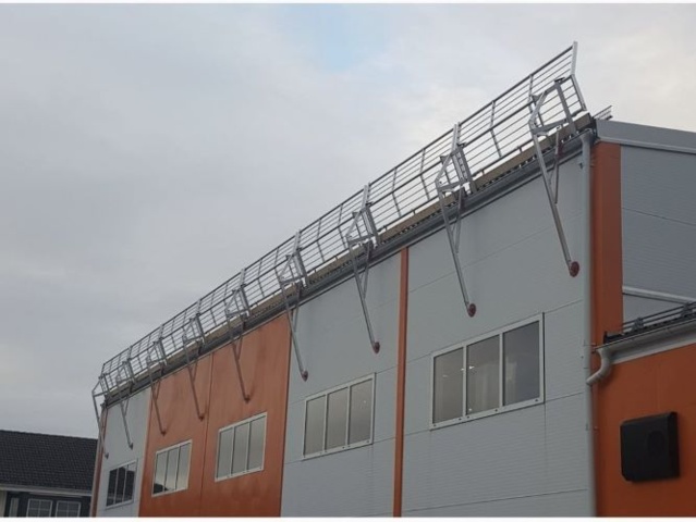 1342230-9 Fall protection railings 30 meter package - Roofac RSS