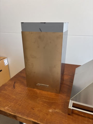 1137760-6 Smeg wall mounted cooker hood KD100HXE