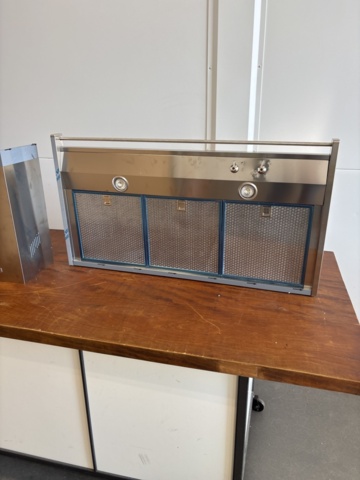 1137760-7 Smeg wall mounted cooker hood KD100HXE