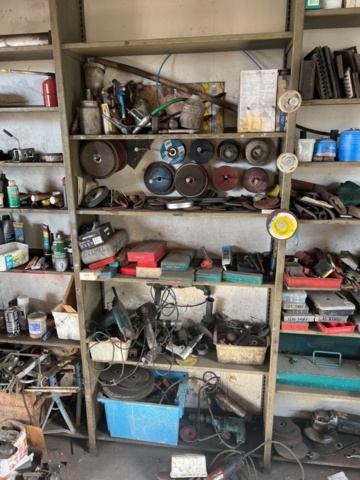 1333908-4 Sheet metal shelves 5 sections with workshop accessories