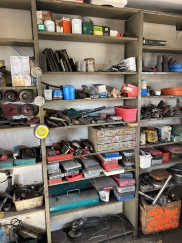 1333908-7 Sheet metal shelves 5 sections with workshop accessories