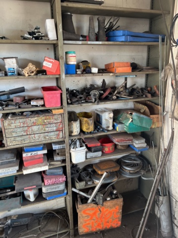 1333908-8 Sheet metal shelves 5 sections with workshop accessories