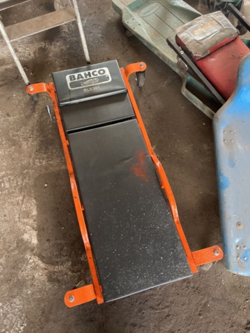 1333909-3 Workshop equipment – Trolleys, jacks and tool trolleys