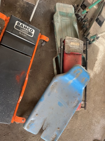 1333909-4 Workshop equipment – Trolleys, jacks and tool trolleys