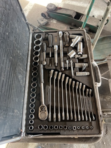 1333909-6 Workshop equipment – Trolleys, jacks and tool trolleys