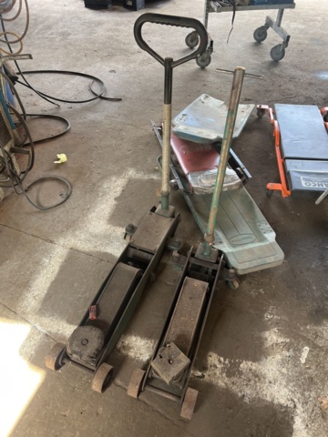 1333909-8 Workshop equipment – Trolleys, jacks and tool trolleys