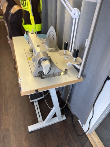 1341835-3 Industrial sewing machine – Juki DDL-8700 with accessories