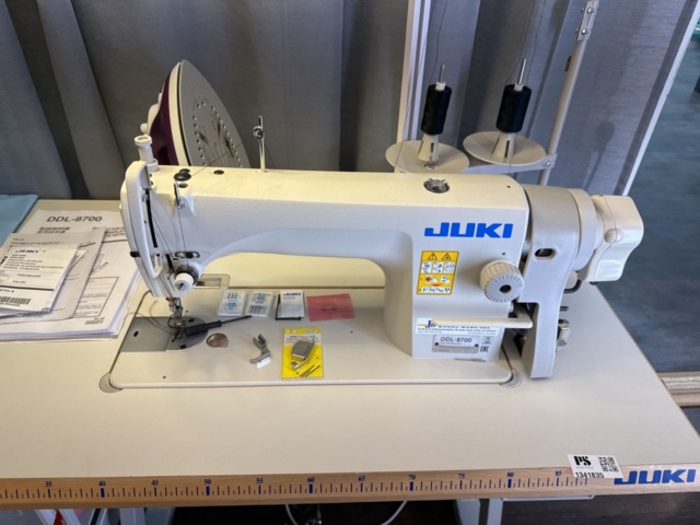 1341835-4 Industrial sewing machine – Juki DDL-8700 with accessories
