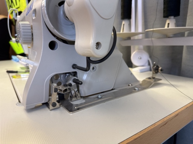 1341835-12 Industrial sewing machine – Juki DDL-8700 with accessories