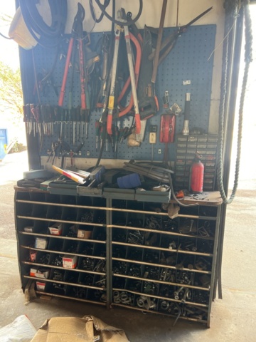 1333917-1 Assortment shelf and tool board with contents