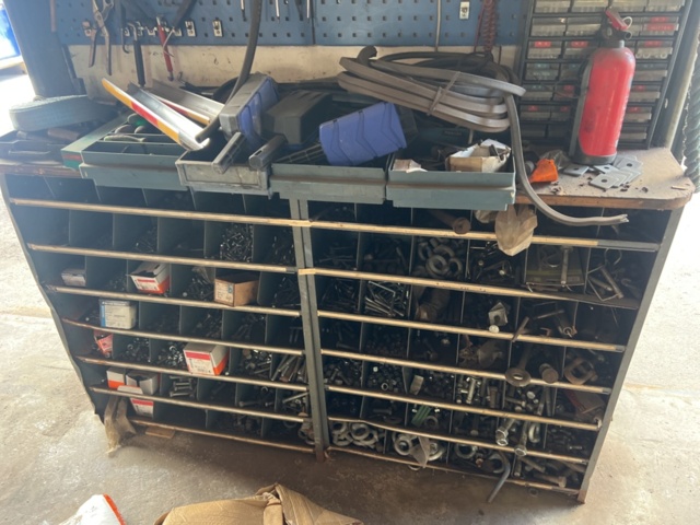 1333917-4 Assortment shelf and tool board with contents