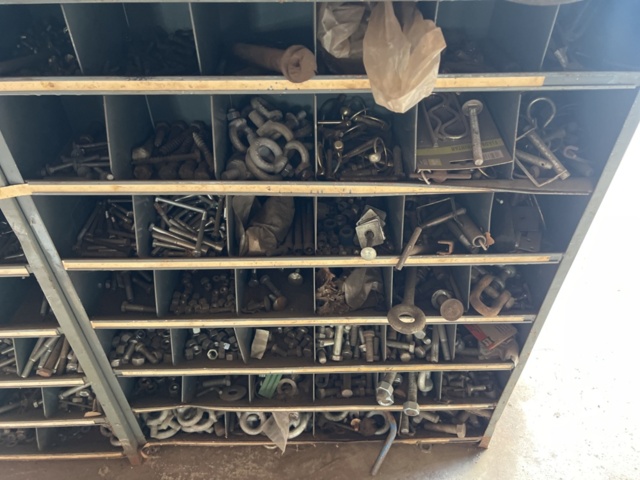 1333917-5 Assortment shelf and tool board with contents