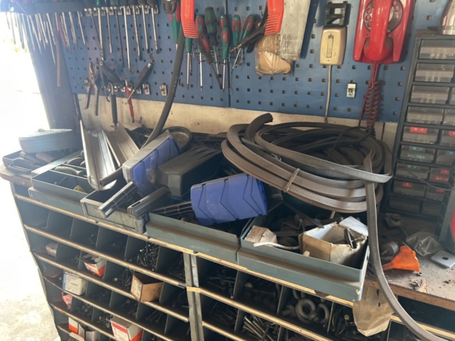 1333917-7 Assortment shelf and tool board with contents