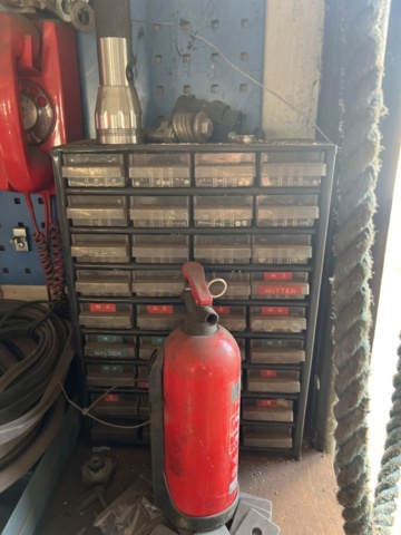 1333917-8 Assortment shelf and tool board with contents