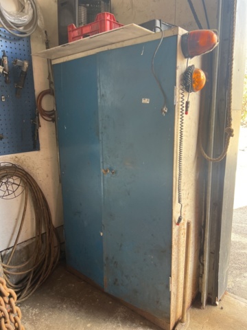 1333918-1 Sheet metal cabinet, tool board, various tools and wiring