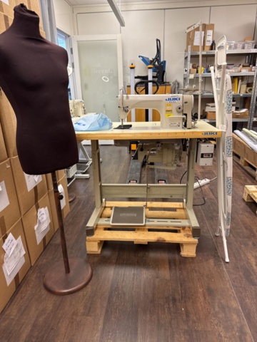 1341836-1 Industrial sewing machine – Juki DDL-8700 with mannequin and ironing board