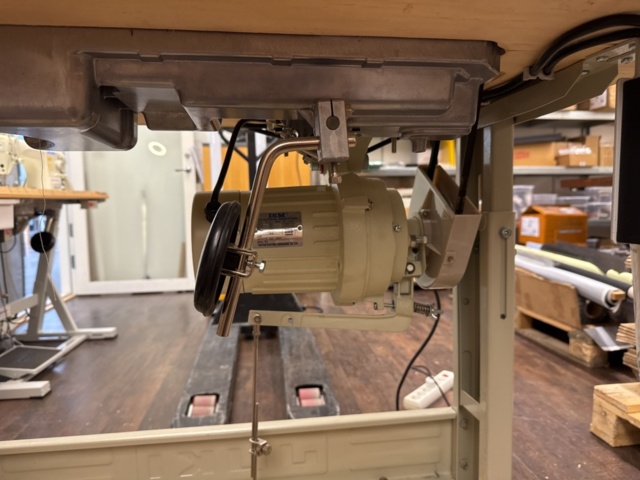 1341836-4 Industrial sewing machine – Juki DDL-8700 with mannequin and ironing board