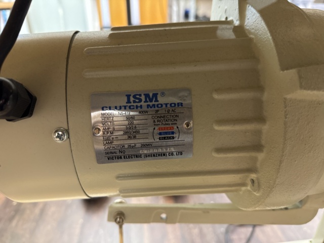 1341836-8 Industrial sewing machine – Juki DDL-8700 with mannequin and ironing board