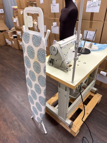 1341836-17 Industrial sewing machine – Juki DDL-8700 with mannequin and ironing board