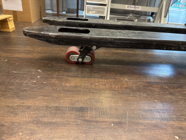 1341837-7 Pallet puller – Manual lifting tool, length approx. 115 cm