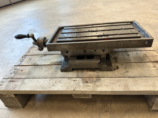 1324818-4 Coordinate table Demanders