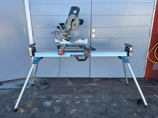 1342292-1 Bosch crosscut and miter saw with stand