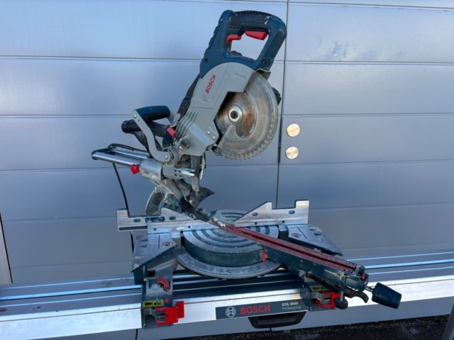 1342292-2 Bosch crosscut and miter saw with stand