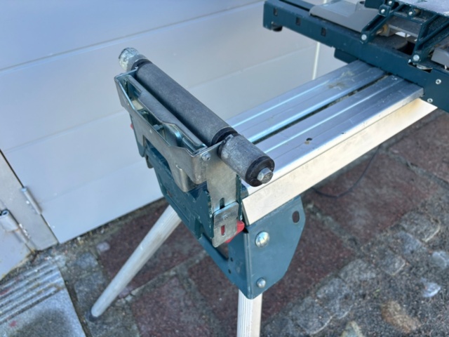1342292-8 Bosch crosscut and miter saw with stand