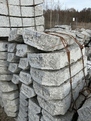 1342196-2 3 pallet Granite kerbstone RF2 120 radius 1.5m