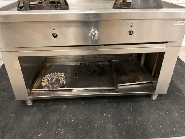 1198311-7 Casta Wok Cooker