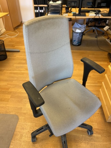 1332559-10 Office furniture - Desk, office chair, computer monitor, and more