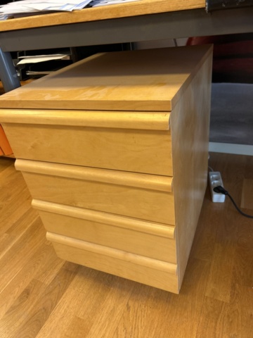 1332559-16 Office furniture - Desk, office chair, computer monitor, and more