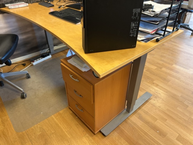 1332559-29 Office furniture - Desk, office chair, computer monitor, and more