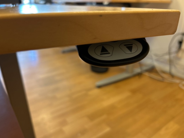 1332559-31 Office furniture - Desk, office chair, computer monitor, and more