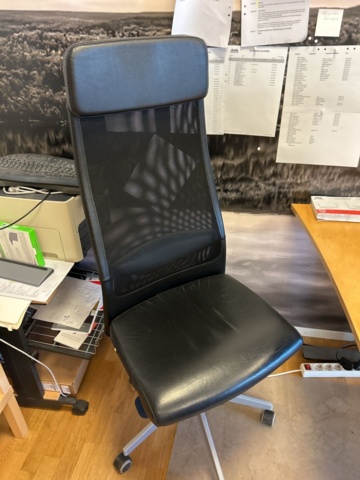 1332559-35 Office furniture - Desk, office chair, computer monitor, and more