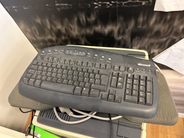 1332559-37 Office furniture - Desk, office chair, computer monitor, and more