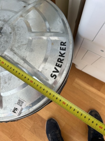 1332562-3 Trash can with lid