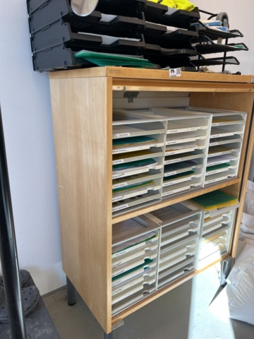 1332565-4 Shuttered wardrobe - NKR