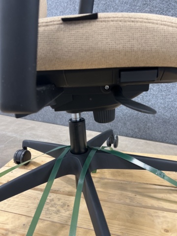 1342434-6 Office chair HURRAY, high back, sand