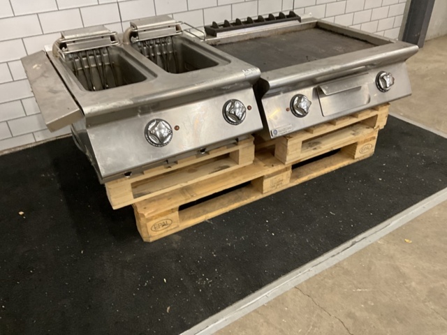 1198314-7 Mareno Deep Fryer and Frying Table