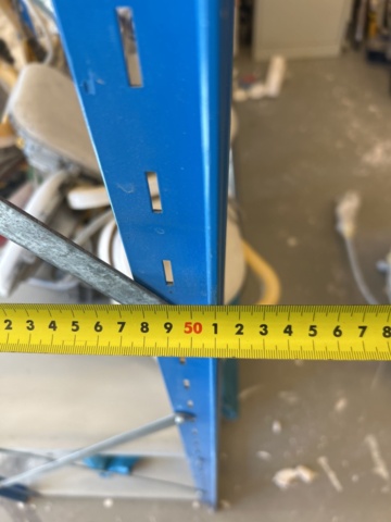 1332571-10 Shelf with contents