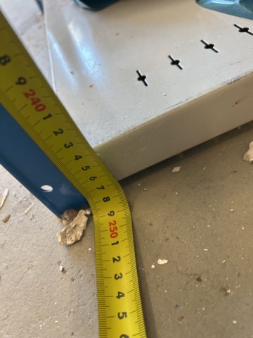 1332571-11 Shelf with contents