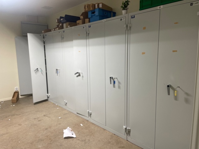 1316803-1 Värdeskåp e-safe 5st, 195cm höjd, bredd 92cm