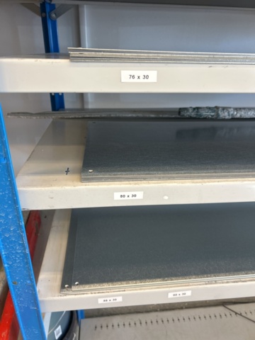 1332578-7 Contents on the shelves