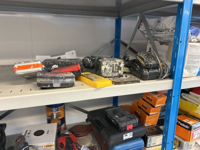 1332578-18 Contents on the shelves