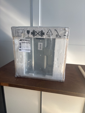 1137736-7 Smeg thermo-ventilated oven SOP6102TG